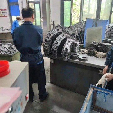 爱德航.jpg
